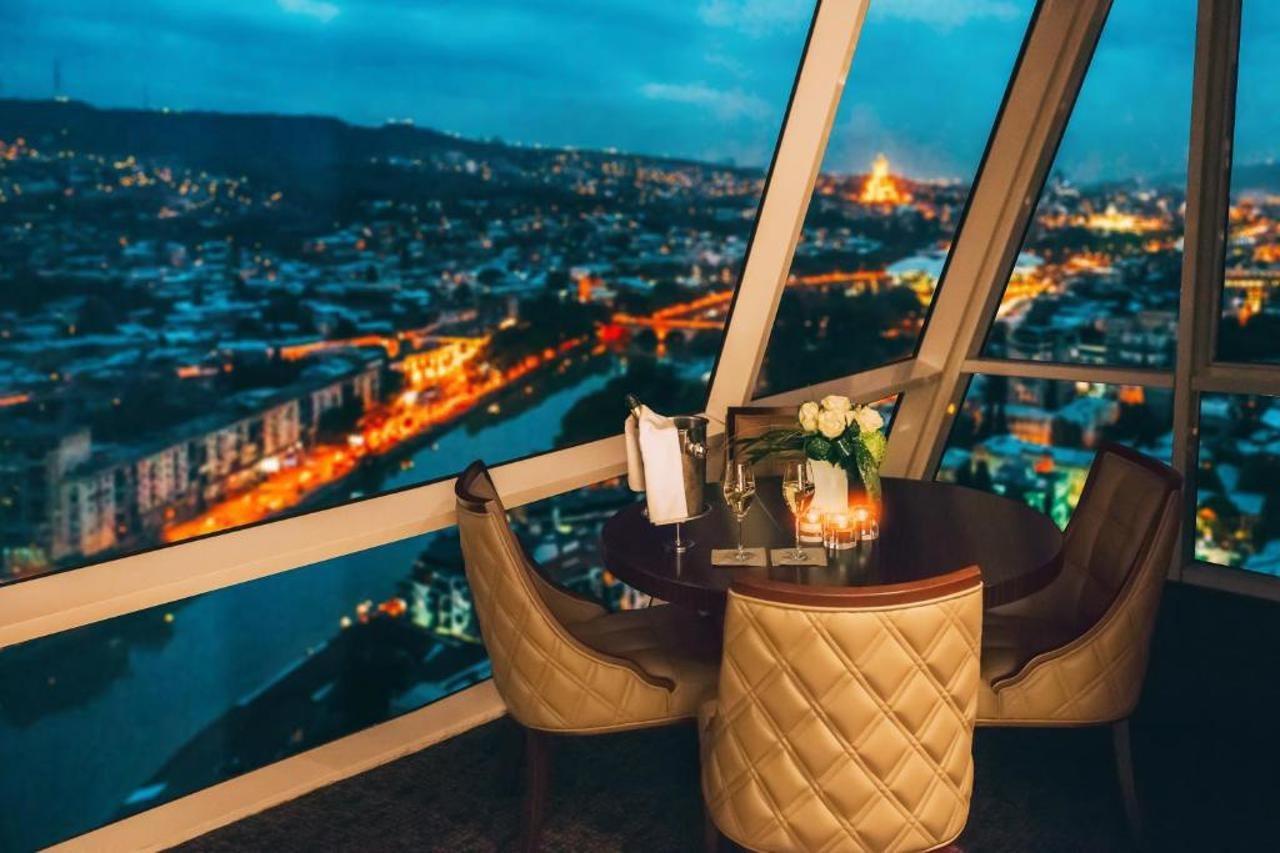 The Biltmore Tbilisi Hotel Eksteriør bilde View from the restaurant