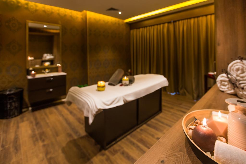 The Biltmore Tbilisi Hotel Eksteriør bilde A spa treatment room