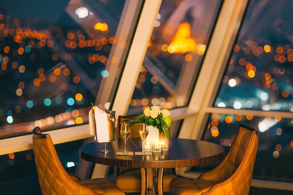 The Biltmore Tbilisi Hotel Eksteriør bilde The 360° Lounge
